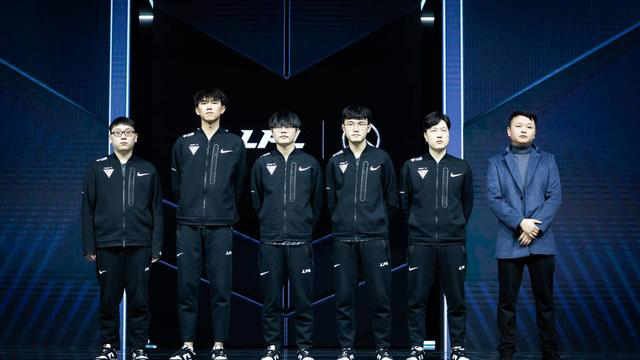 俱樂部在亞 俱樂部在亞